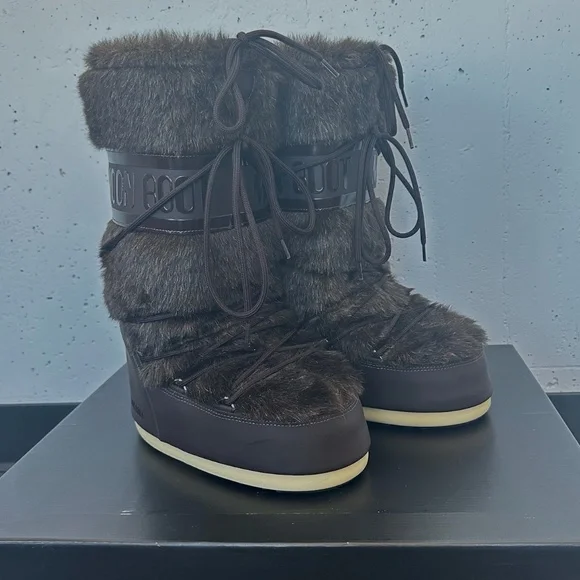 BRAND NEW! Icon Brown Faux-Fur Moon Boots